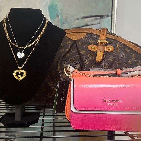 IโM GOING LIVE! Bags+ Skincare+Jewelry ๐ฟMystery Boxes๐ท - Picture 3 of 15